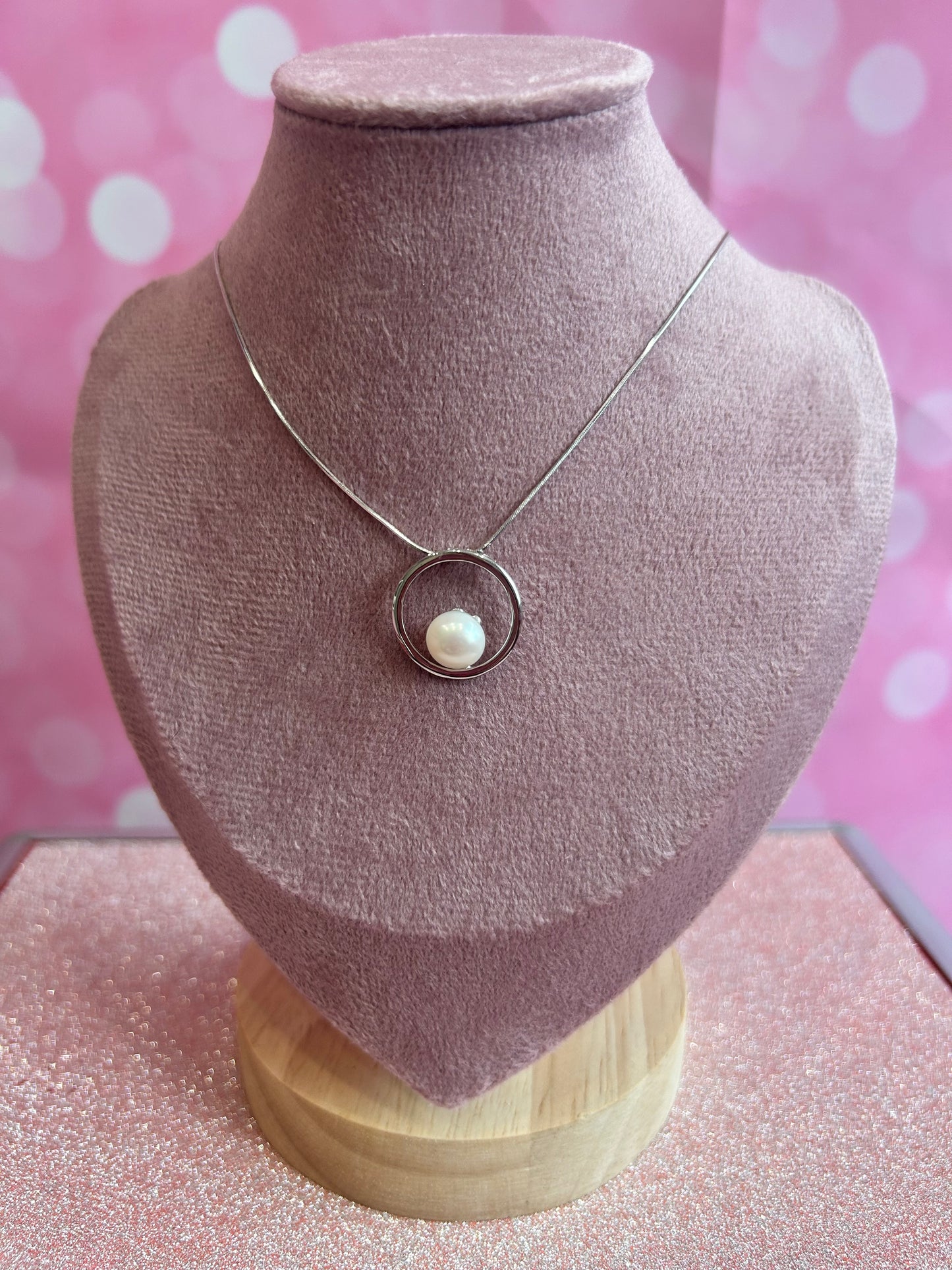 Pre mounted Sterling silver round pendant with white pearl