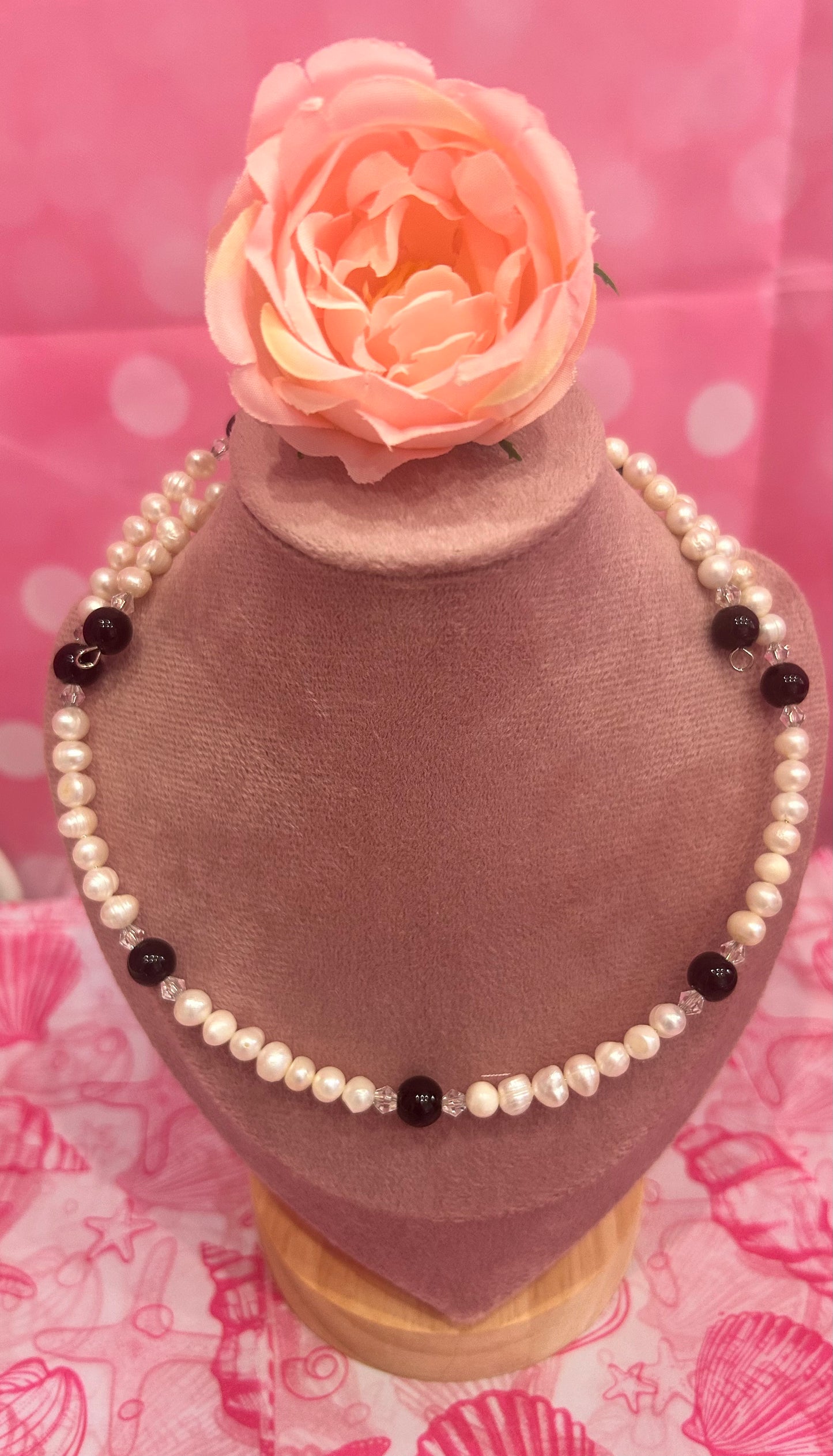 White potato pearl and black bead wire choker