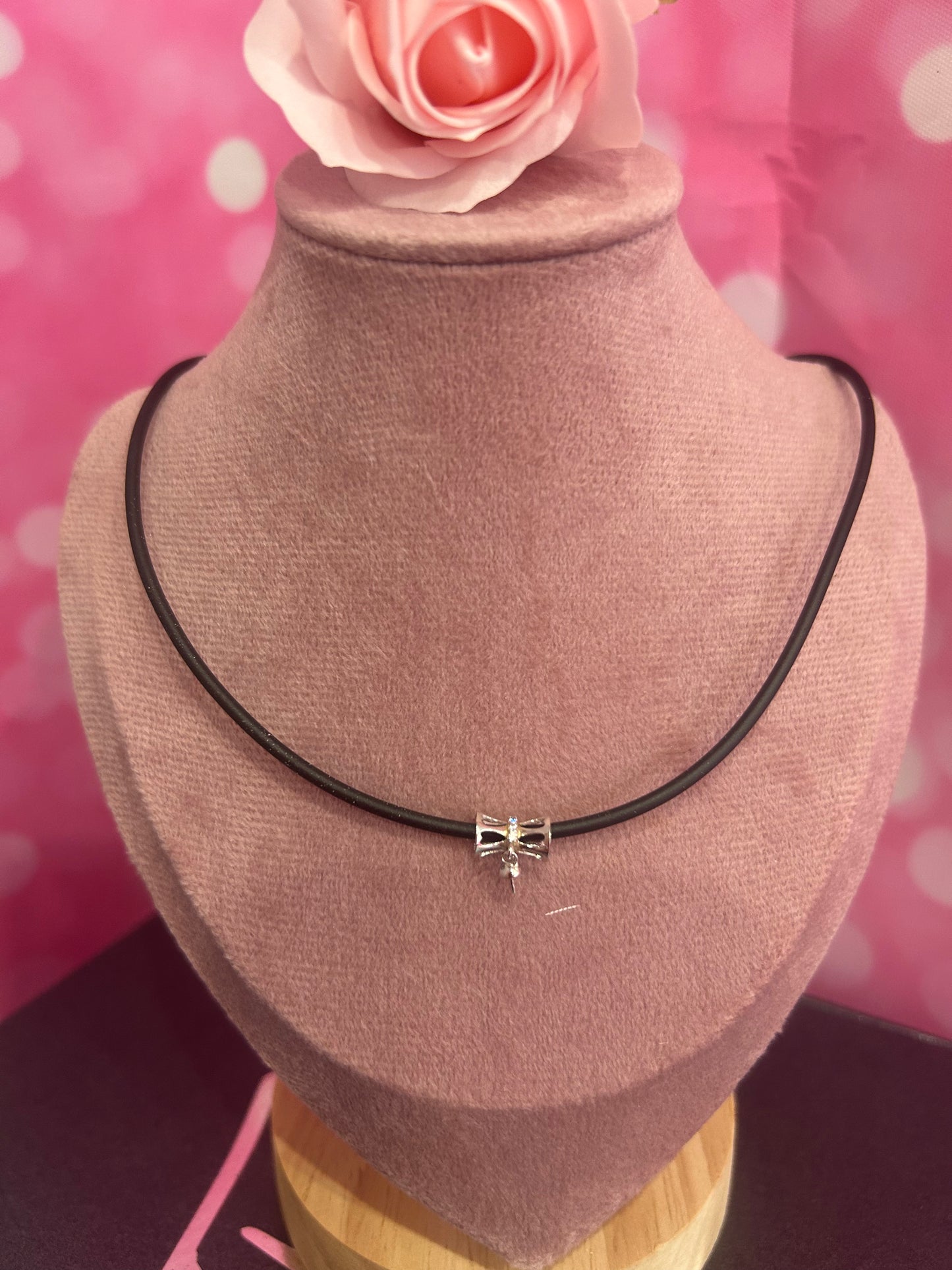 Pearl drop choker with sterling silver mount