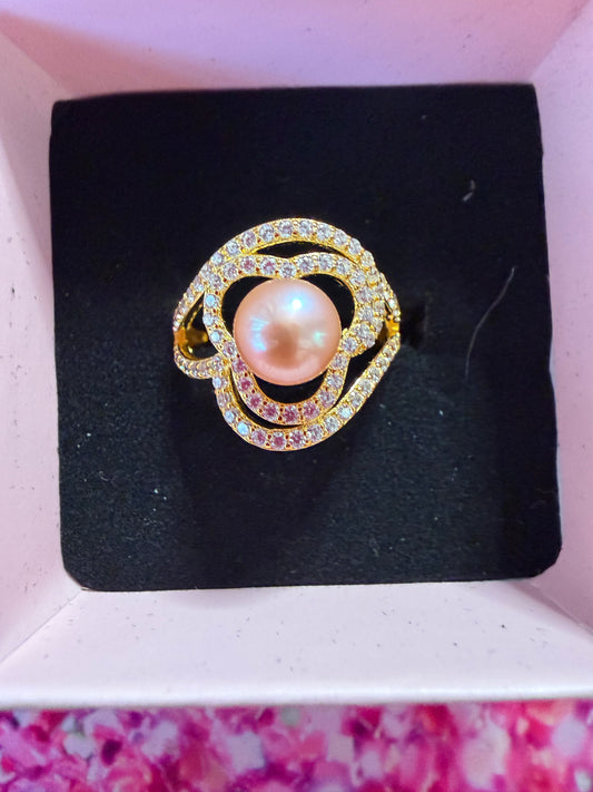 The Elen ring in gold