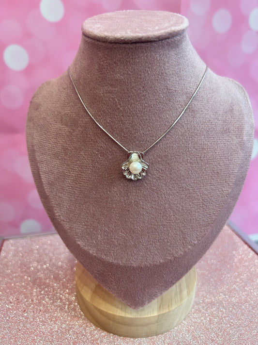 Pre mounted Sterling silver oyster shell with white pearl
