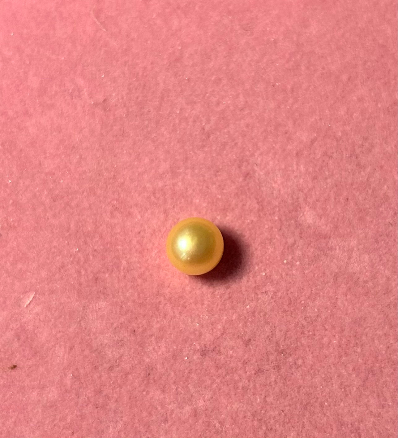 Yellow 7mm button pearl