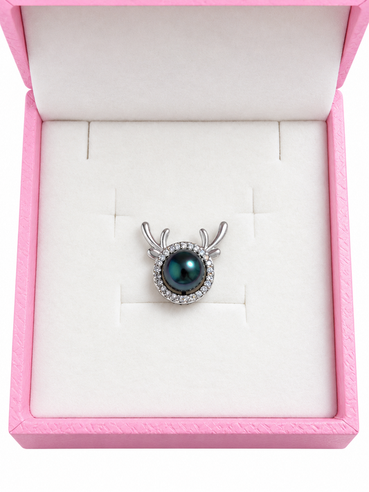 Silver plated reindeer pendant with emerald green pearl