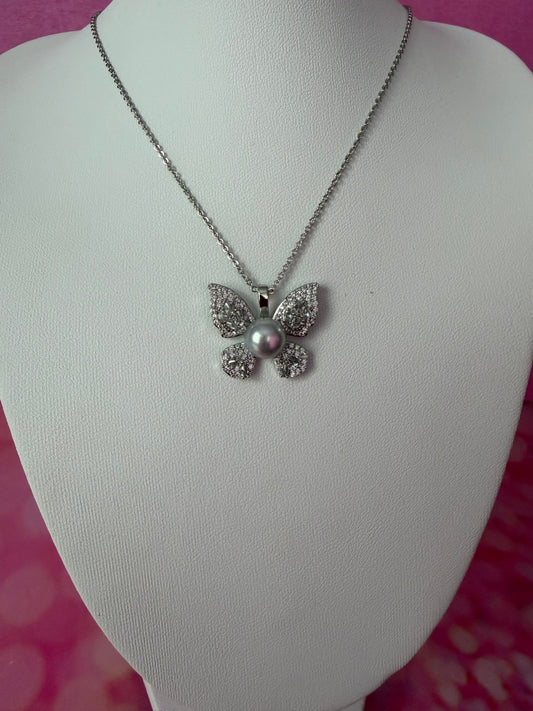 Pre mounted 18k gold plated butterfly necklace with silver/lilac button pearl