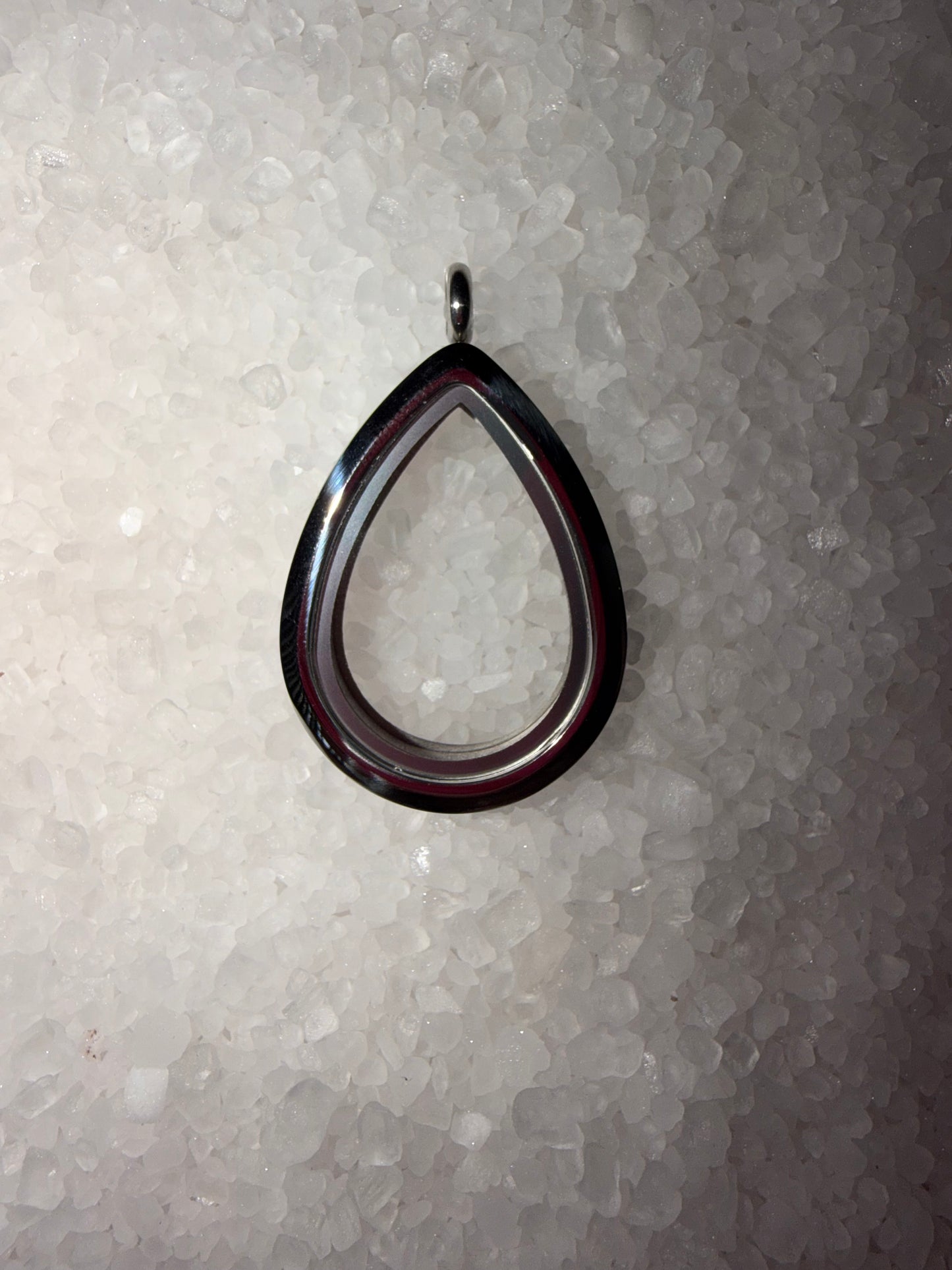 Teardrop stainless steel glass locket