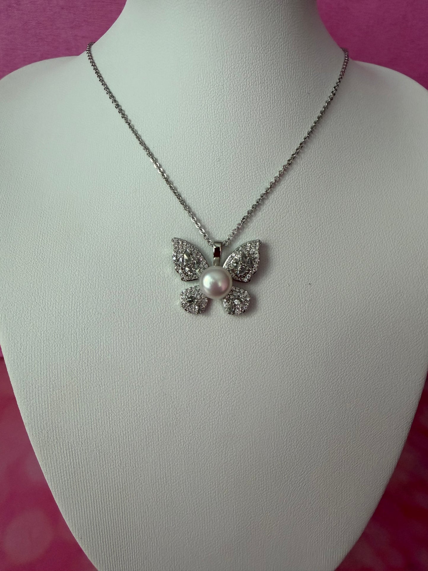 Pre mounted 18k gold plated butterfly necklace with a white button pearl
