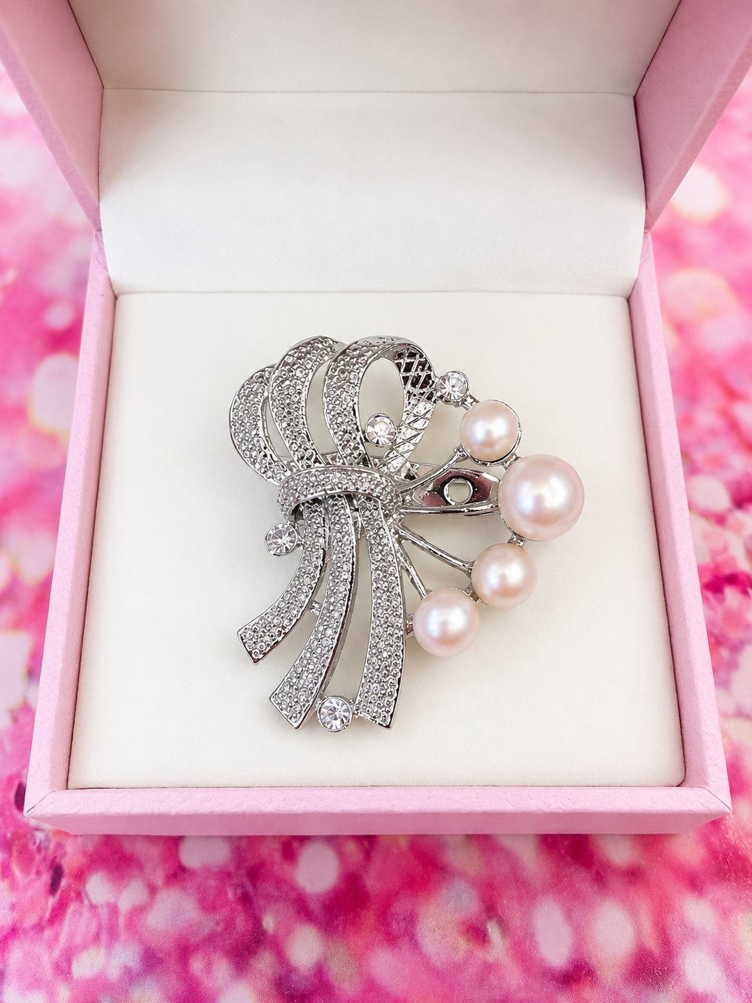 Triple bow broach
