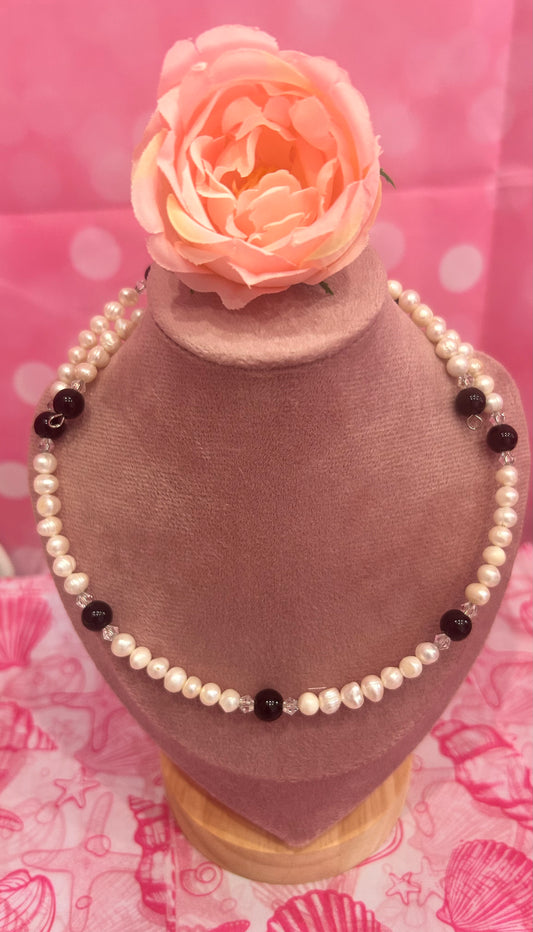 White potato pearl and black bead wire choker