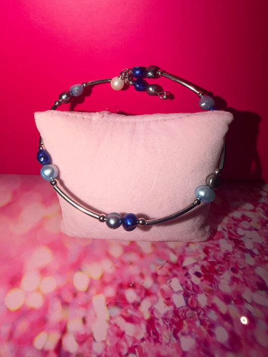 Light and dark blue potato pearl bracelet