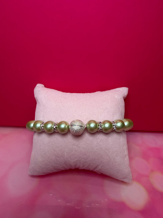 Green round pearl stretch bracelet