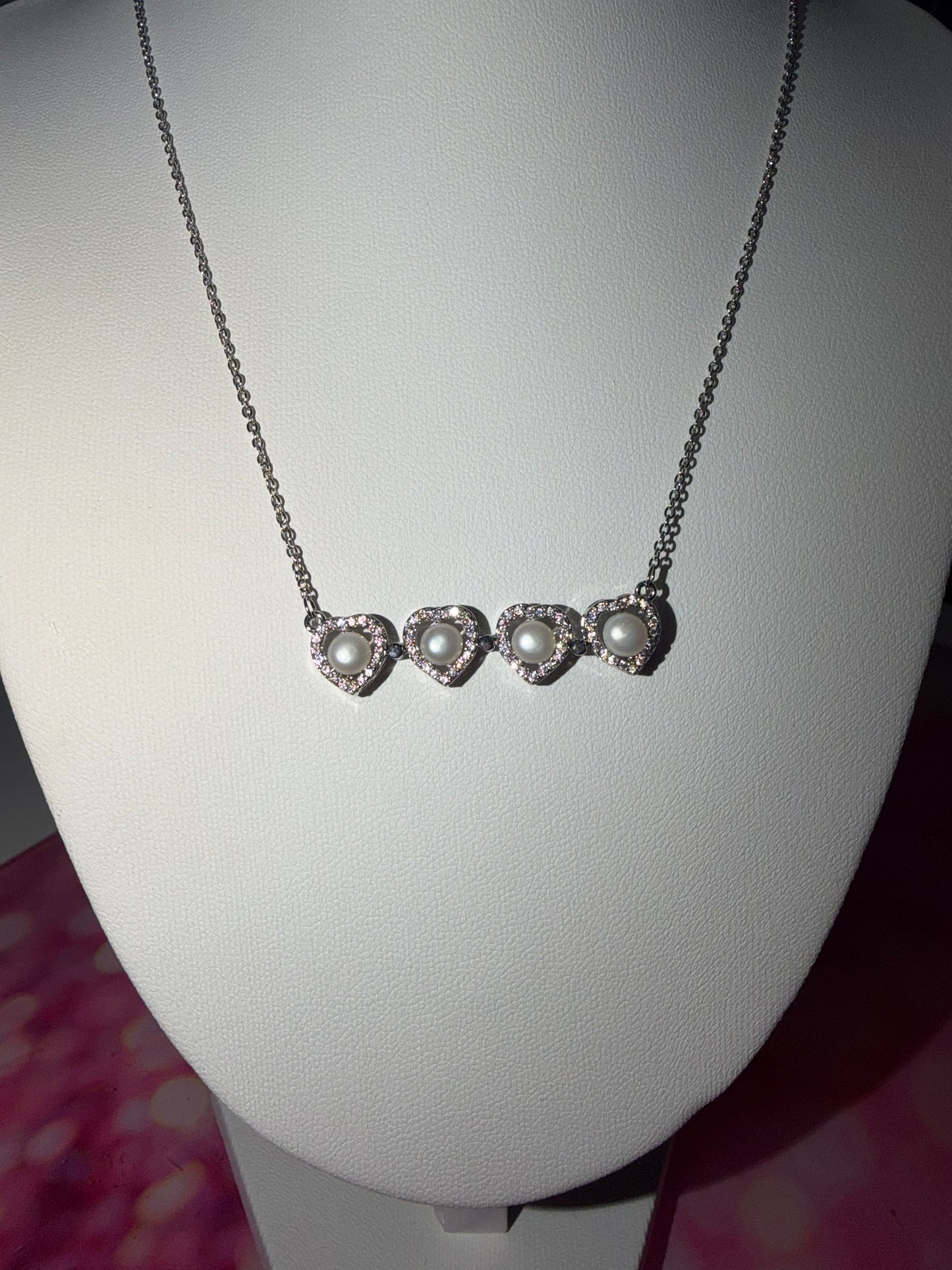 Sparkling 4 of hearts platinum plated necklace