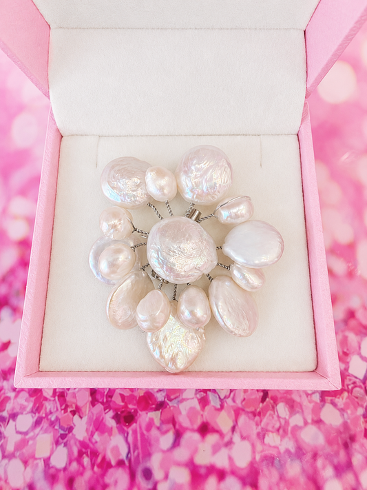 Wire coin pearl and rice pearl broach